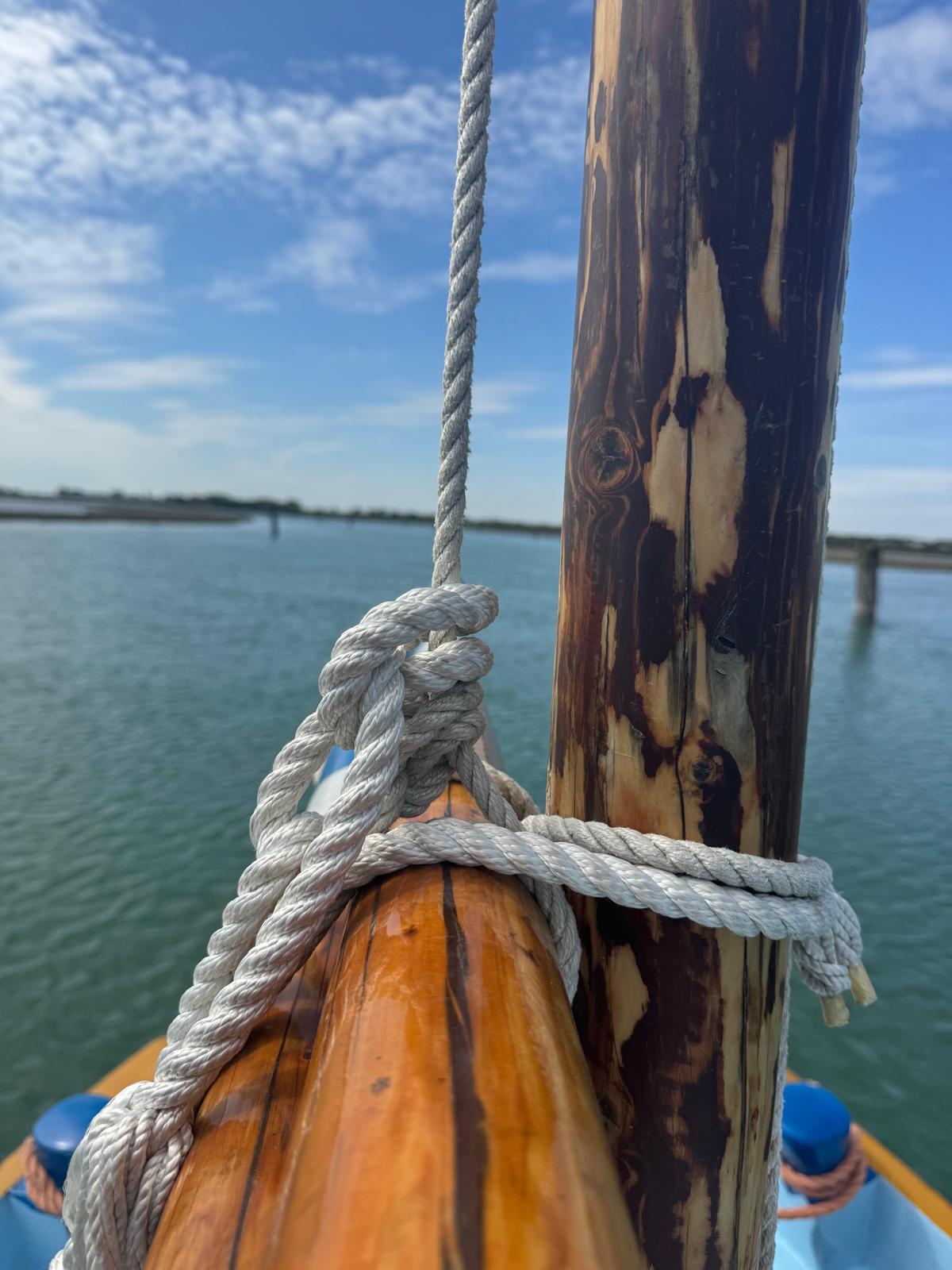 Rope and mast detail on the Bragosso